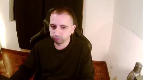 Snapshot of droooooones chatting on 02/10/25, 10:51 droooooones online show from 02/10/25, 10:51