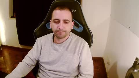 Snapshot of droooooones chatting on 02/14/25, 11:31 droooooones online show from 02/14/25, 11:31