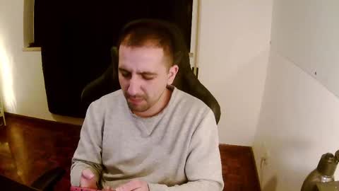 Snapshot of droooooones chatting on 02/19/25, 12:14 droooooones online show from 02/19/25, 12:14