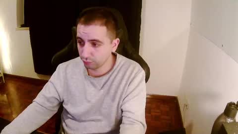 Snapshot of droooooones chatting on 02/19/25, 11:14 droooooones online show from 02/19/25, 11:14