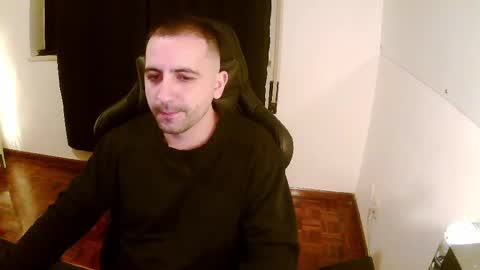 Snapshot of droooooones chatting on 02/28/25, 09:44 droooooones online show from 02/28/25, 09:44