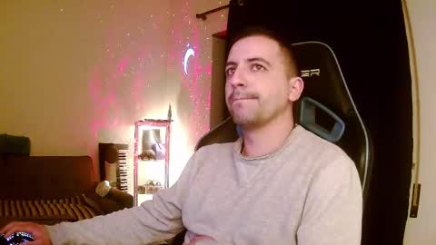 Snapshot of droooooones chatting on 03/11/25, 11:48 droooooones online show from 03/11/25, 11:48