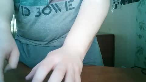 Snapshot of drovachok2_0 chatting on 10/30/25, 01:23 Drova online show from 10/30/25, 01:23