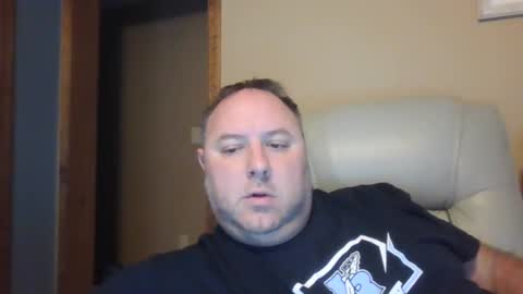 Snapshot of drow0909 chatting on 11/17/25, 12:33 Drow online show from 11/17/25, 12:33