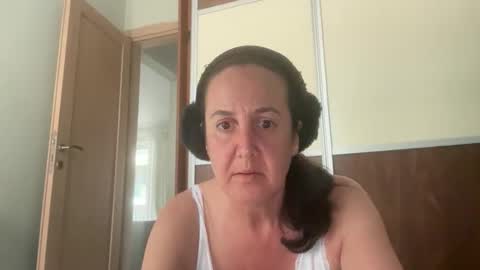 Snapshot of drresa chatting on 04/23/26, 12:29 Dr. Resa online show from 04/23/26, 12:29