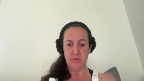 Snapshot of drresa chatting on 05/06/26, 08:19 Dr. Resa online show from 05/06/26, 08:19