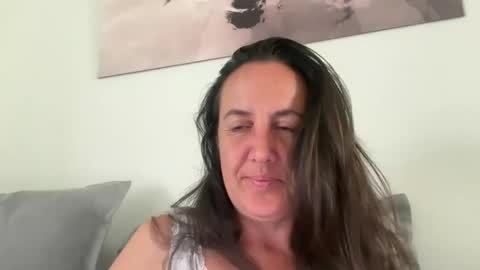 Snapshot of drresa chatting on 05/17/26, 08:12 Dr. Resa online show from 05/17/26, 08:12