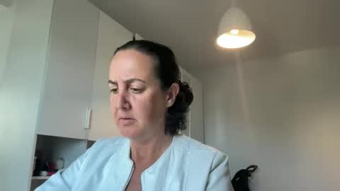 Snapshot of drresa chatting on 05/20/26, 10:54 Dr. Resa online show from 05/20/26, 10:54