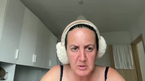 Snapshot of drresa chatting on 05/28/26, 12:02 Dr. Resa online show from 05/28/26, 12:02