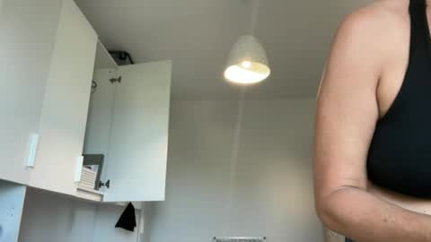 Snapshot of drresa chatting on 06/19/26, 08:07 Dr. Resa online show from 06/19/26, 08:07