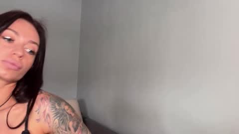 Bella online show from 04/19/26, 02:44