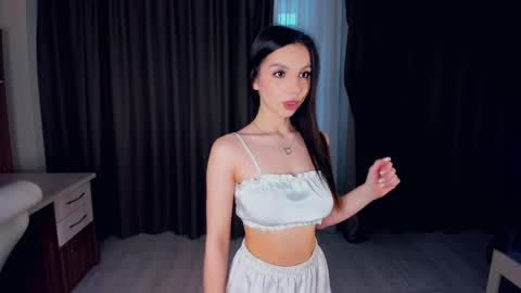 Emma online show from 05/04/26, 05:03
