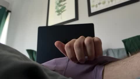 Snapshot of drw98 chatting on 11/08/25, 07:34 drw98 online show from 11/08/25, 07:34