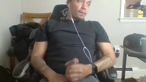 Snapshot of dubz07 chatting on 12/25/24, 09:54 dubz07 online show from 12/25/24, 09:54