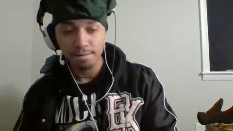 Snapshot of dubz07 chatting on 02/12/25, 11:51 dubz07 online show from 02/12/25, 11:51