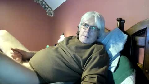 Snapshot of dug38 chatting on 04/28/26, 02:27 Doug online show from 04/28/26, 02:27