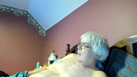 Snapshot of dug38 chatting on 05/06/26, 02:19 Doug online show from 05/06/26, 02:19