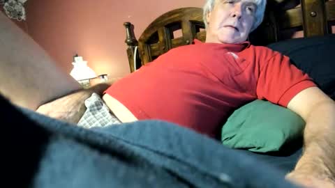 Snapshot of dug38 chatting on 05/18/26, 01:24 Doug online show from 05/18/26, 01:24
