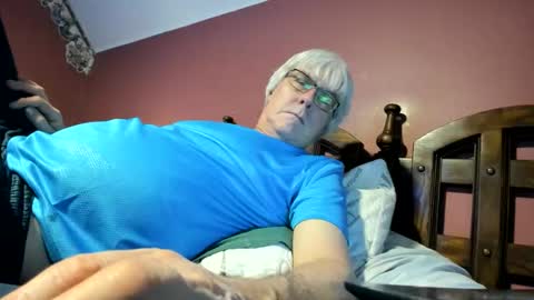 Snapshot of dug38 chatting on 05/26/26, 02:07 Doug online show from 05/26/26, 02:07