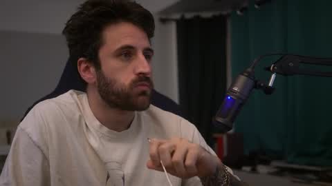 Snapshot of dukethedude chatting on 01/12/25, 02:45 Duke online show from 01/12/25, 02:45