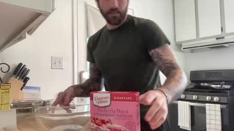 Snapshot of dukethedude chatting on 01/18/25, 07:48 Duke online show from 01/18/25, 07:48