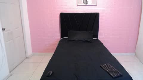 Snapshot of dulce1609 chatting on 11/26/25, 08:10 dulce1609 online show from 11/26/25, 08:10