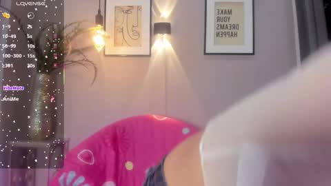 dulce__fiore07 online show from 10/24/25, 01:18