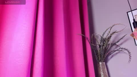 dulce__fiore07 online show from 11/22/25, 12:26