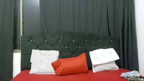Snapshot of dulce_alexandra chatting on 05/19/26, 12:00 Dulce Alexandra online show from 05/19/26, 12:00