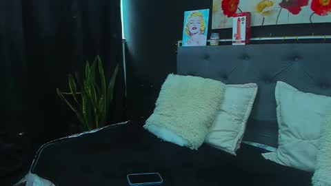 Snapshot of dulce_celeste15 chatting on 01/26/25, 02:08 C E L E S T E online show from 01/26/25, 02:08