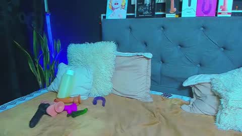 Snapshot of dulce_celeste15 chatting on 02/03/25, 11:36 C E L E S T E online show from 02/03/25, 11:36