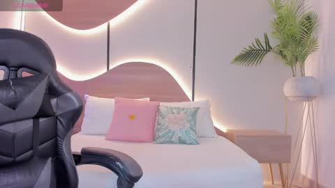 D U L C E online show from 04/23/26, 02:13