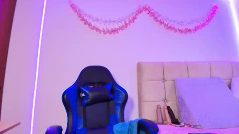 Dulce Maria online show from 02/12/26, 11:38