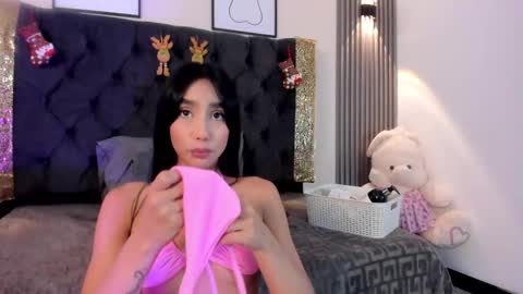 Dluce May online show from 11/28/25, 04:26