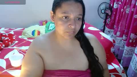 Snapshot of dulce_mmaria chatting on 10/17/25, 01:35 dulce online show from 10/17/25, 01:35