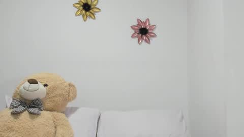 Snapshot of dulce_roberts_ chatting on 12/17/24, 01:27 Dulce  online show from 12/17/24, 01:27