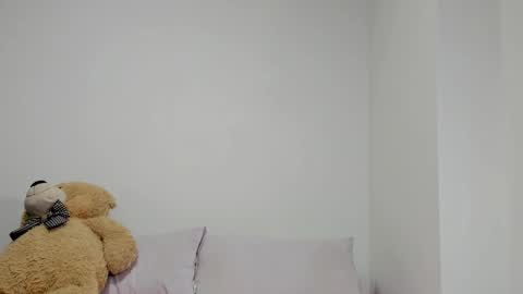 Snapshot of dulce_roberts_ chatting on 02/18/25, 12:17 Dulce  online show from 02/18/25, 12:17