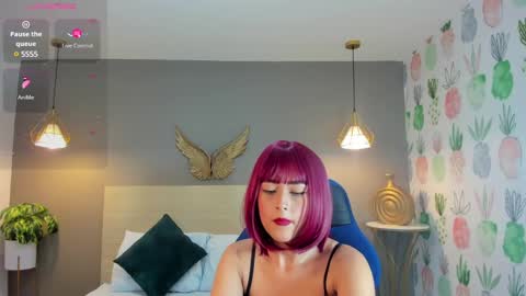 Snapshot of dulce_victoriaa_ chatting on 02/14/25, 03:15 V I C T O R I A online show from 02/14/25, 03:15