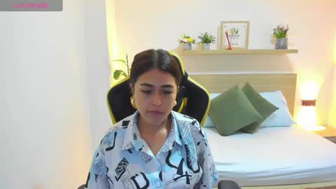 Snapshot of dulce_victoriaa_ chatting on 03/04/25, 12:22 V I C T O R I A online show from 03/04/25, 12:22