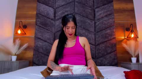 DULCE AURORA online show from 03/05/25, 10:54