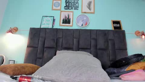 DULCE AURORA online show from 03/10/25, 07:53