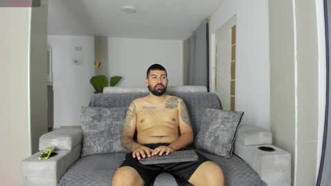 Jlozada05 online show from 02/23/26, 04:32