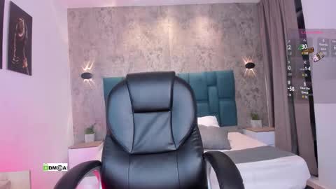 Snapshot of dulcerose01 chatting on 10/26/25, 08:59 Dulce Rose online show from 10/26/25, 08:59