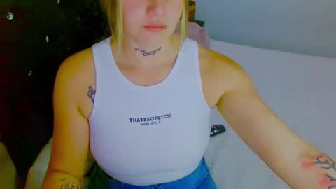 Juliana and online show from 11/02/25, 09:39