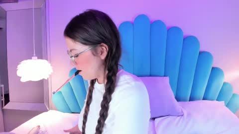 Snapshot of dulcevela chatting on 03/11/25, 07:37 dulcevela online show from 03/11/25, 07:37