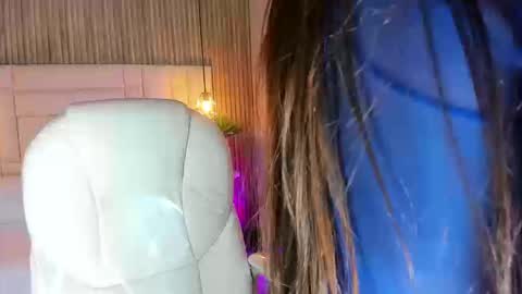 Snapshot of dulcevela chatting on 09/17/25, 10:44 dulcevela online show from 09/17/25, 10:44