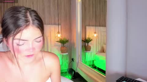 Snapshot of dulcevela chatting on 10/04/25, 10:41 dulcevela online show from 10/04/25, 10:41