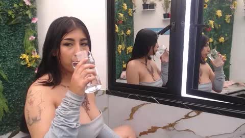 Abril Cruz online show from 09/17/25, 06:09