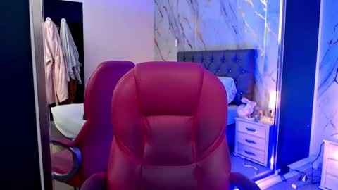 Abril Cruz online show from 09/18/25, 09:06