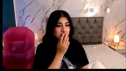 Abril Cruz online show from 10/04/25, 10:08